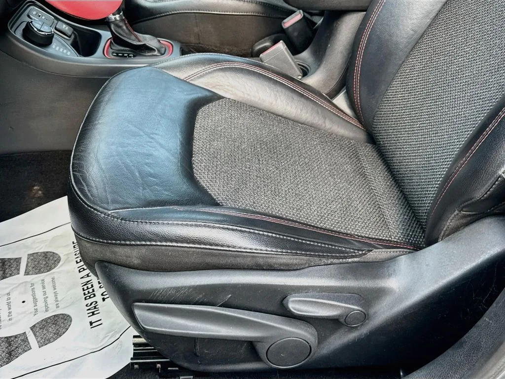 Used 2019 Silver Jeep Trailhawk image 22