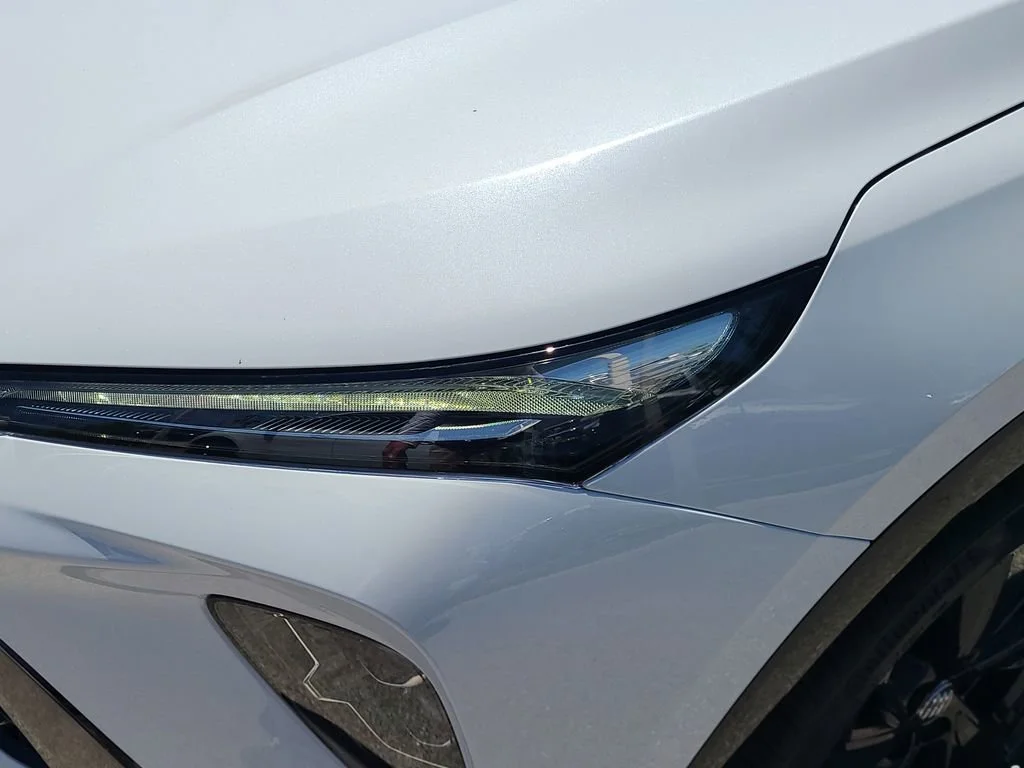 New 2026 Iridescent White Tricoat Buick Sport Touring image 25