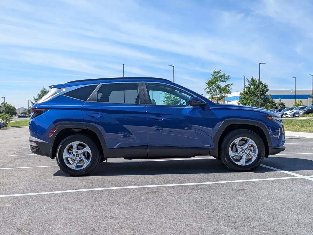 Used 2023 Blue Hyundai SEL image 8