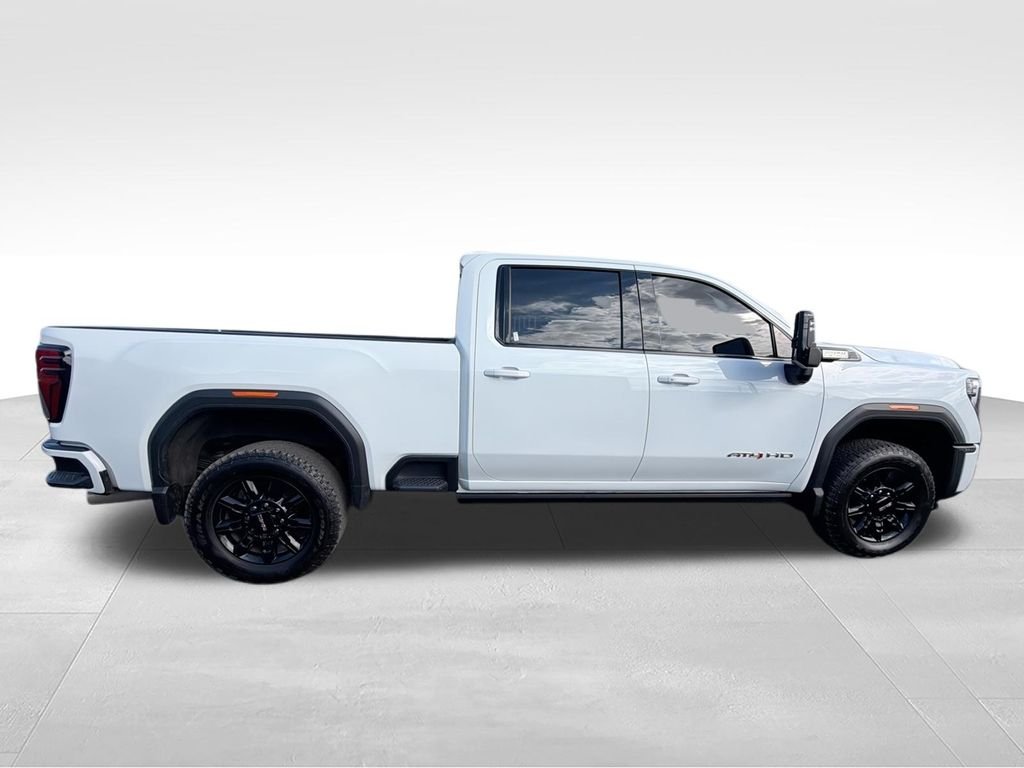 Used 2024 White GMC AT4 image 9
