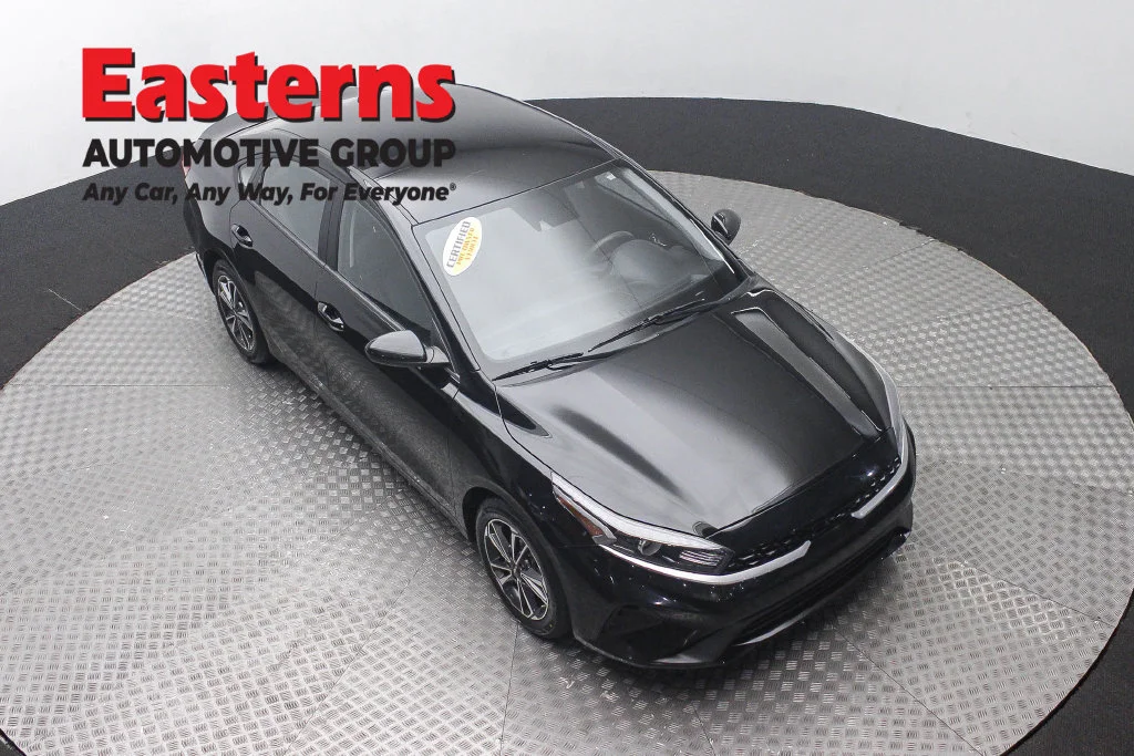 Used 2024 Black Kia LXS image 4