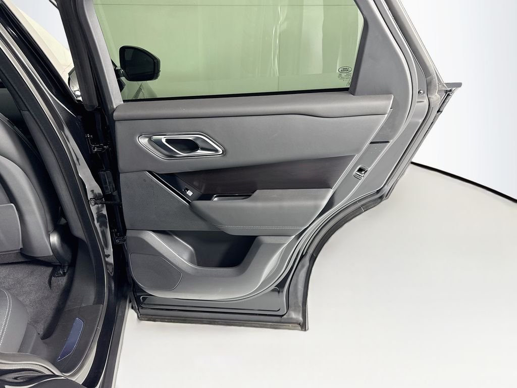 New 2026 Santorini Black Land Rover P250 Base image 29