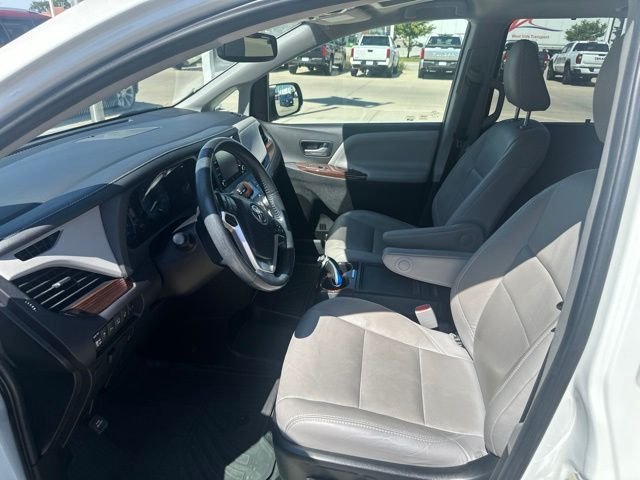 Used 2018 White Toyota Limited Premium image 4