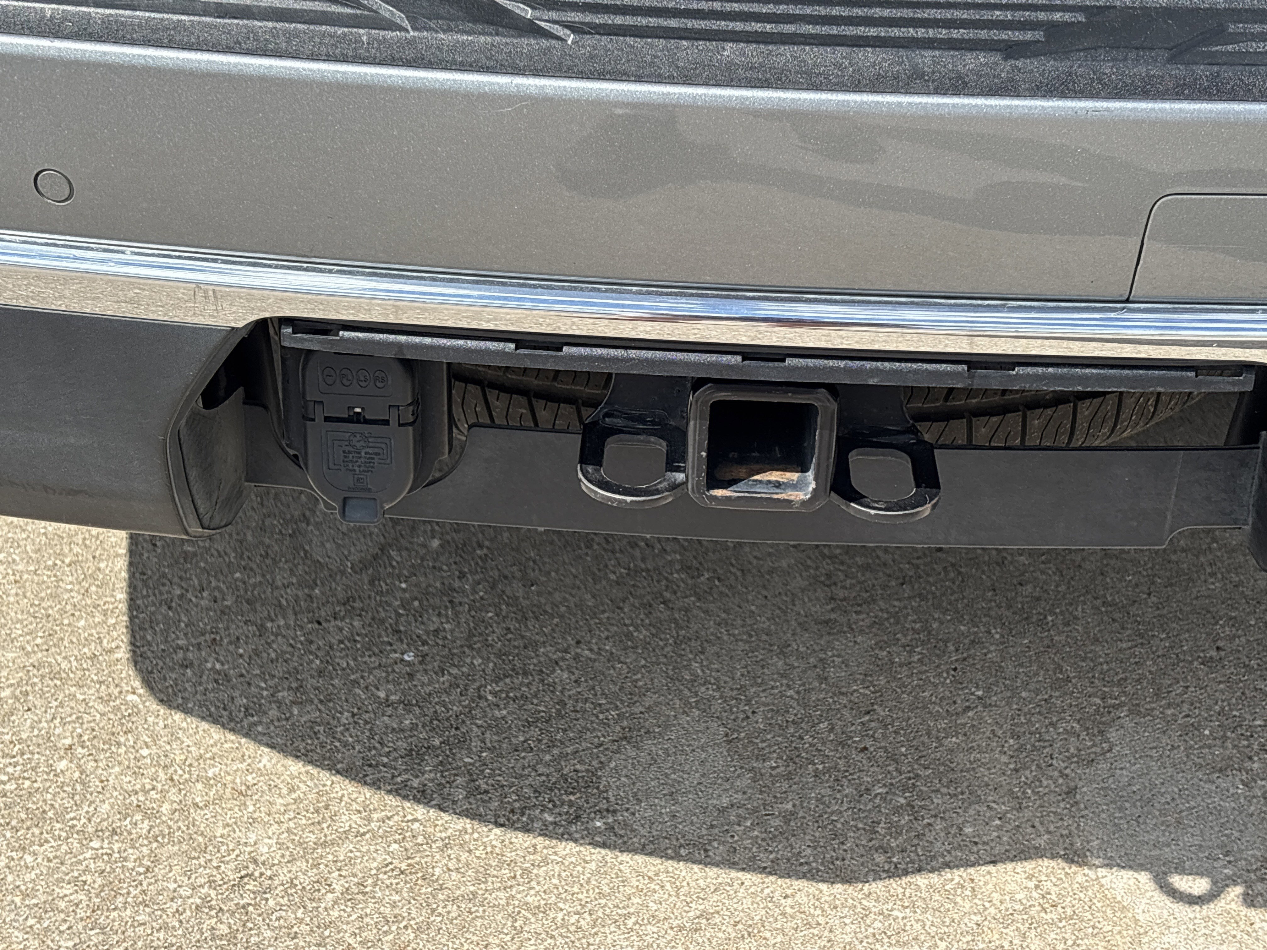 Used 2023 Sterling Metallic GMC SLT 4WD image 7