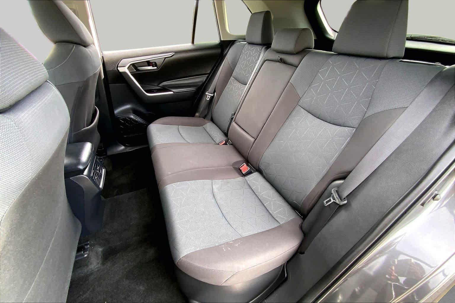 Used 2025 Magnetic Gray Metallic Toyota Hybrid XLE image 38