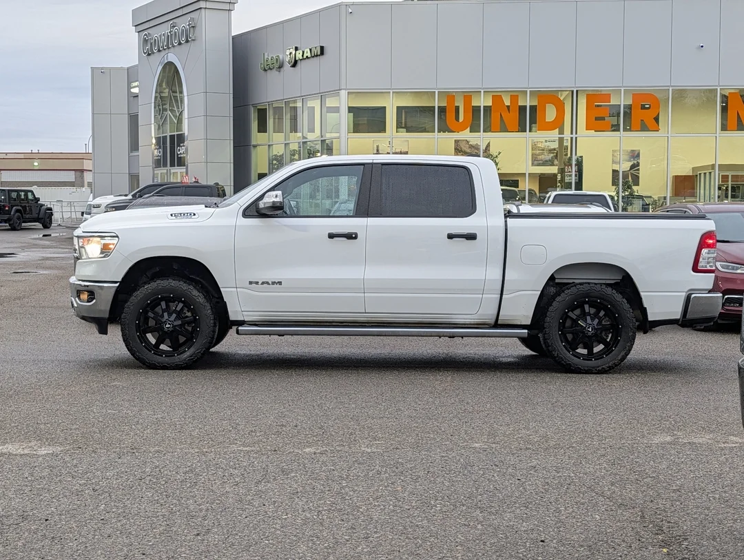 Used 2023 White RAM Big Horn - - 4x4 - 3.6L Pentastar V6 - Crew Cab - 12 Uconnect Display - Backup Camera & More! image 5