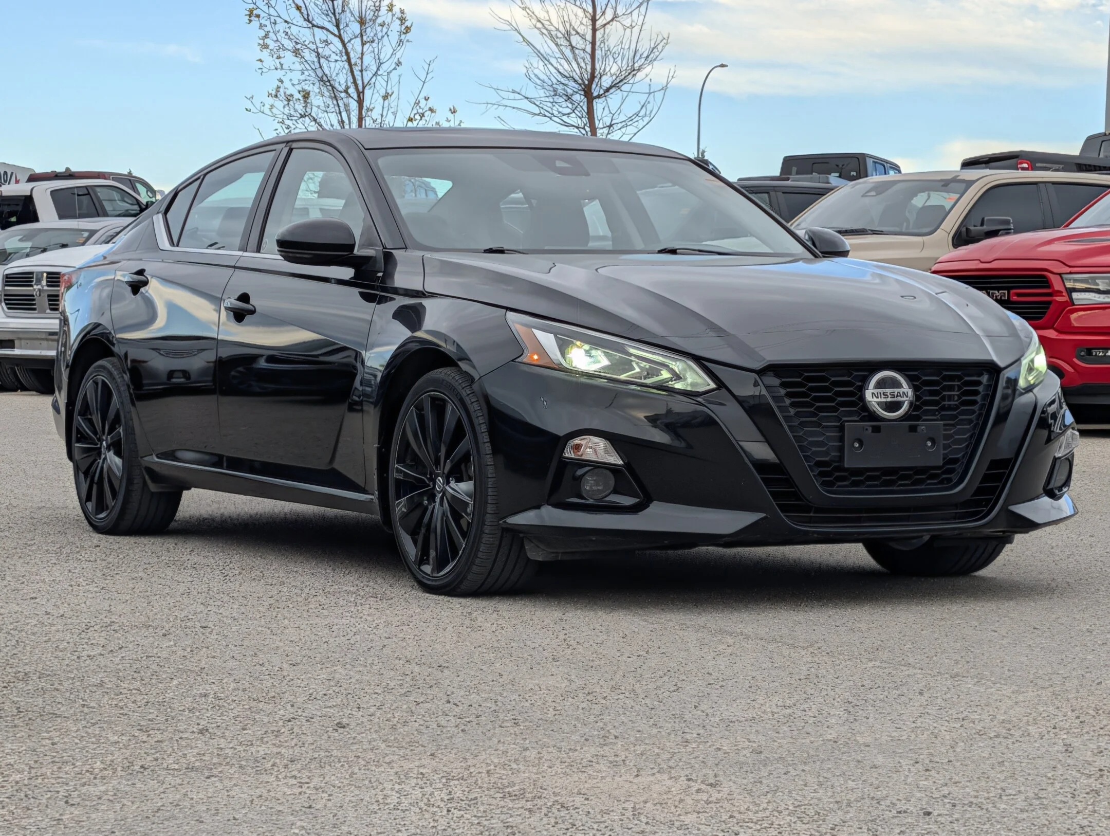 Used 2022 Black Nissan 2.5 SR Midnight Edition AWD - Leather - Sunro - 2.5 SR Midnight Edition Sedan image 2