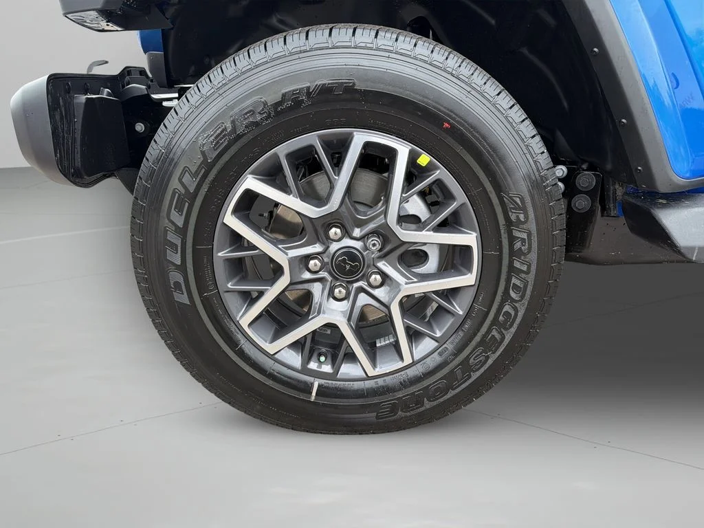 New 2026 Hydro Blue Pearl-Coat Exterior Paint Jeep Sahara image 9