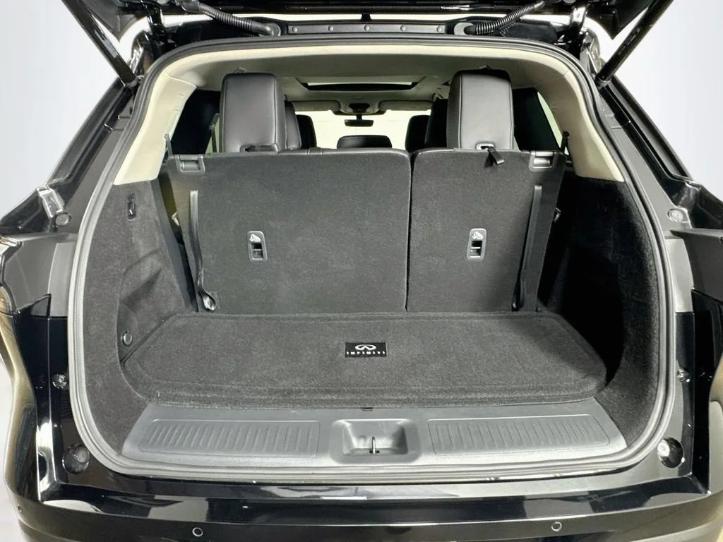 Certified Used 2026 Black INFINITI LUXE image 35