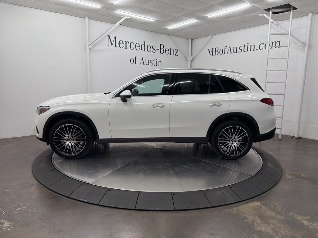Used 2026 White Mercedes-Benz GLC 300 image 4