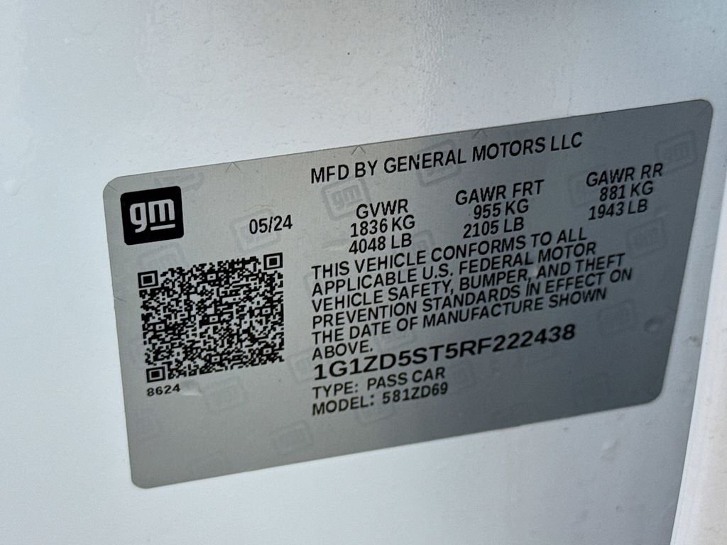 Used 2024 Summit White Chevrolet LT image 40