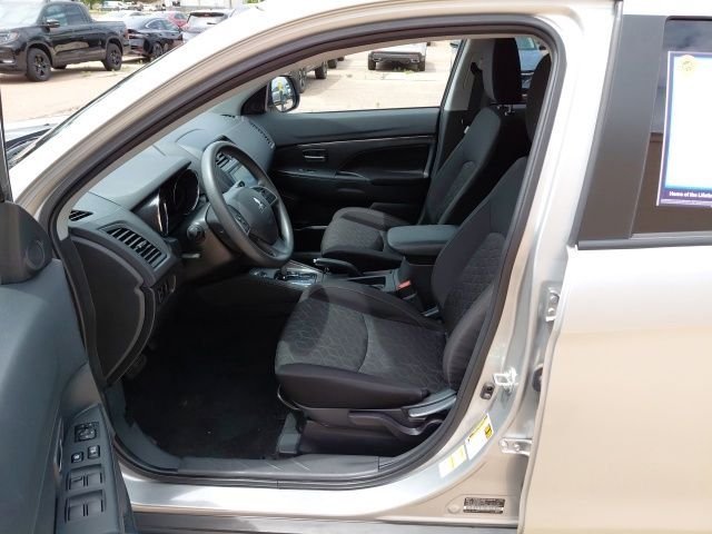 Used 2025 Black Mitsubishi 2.0 ES image 21