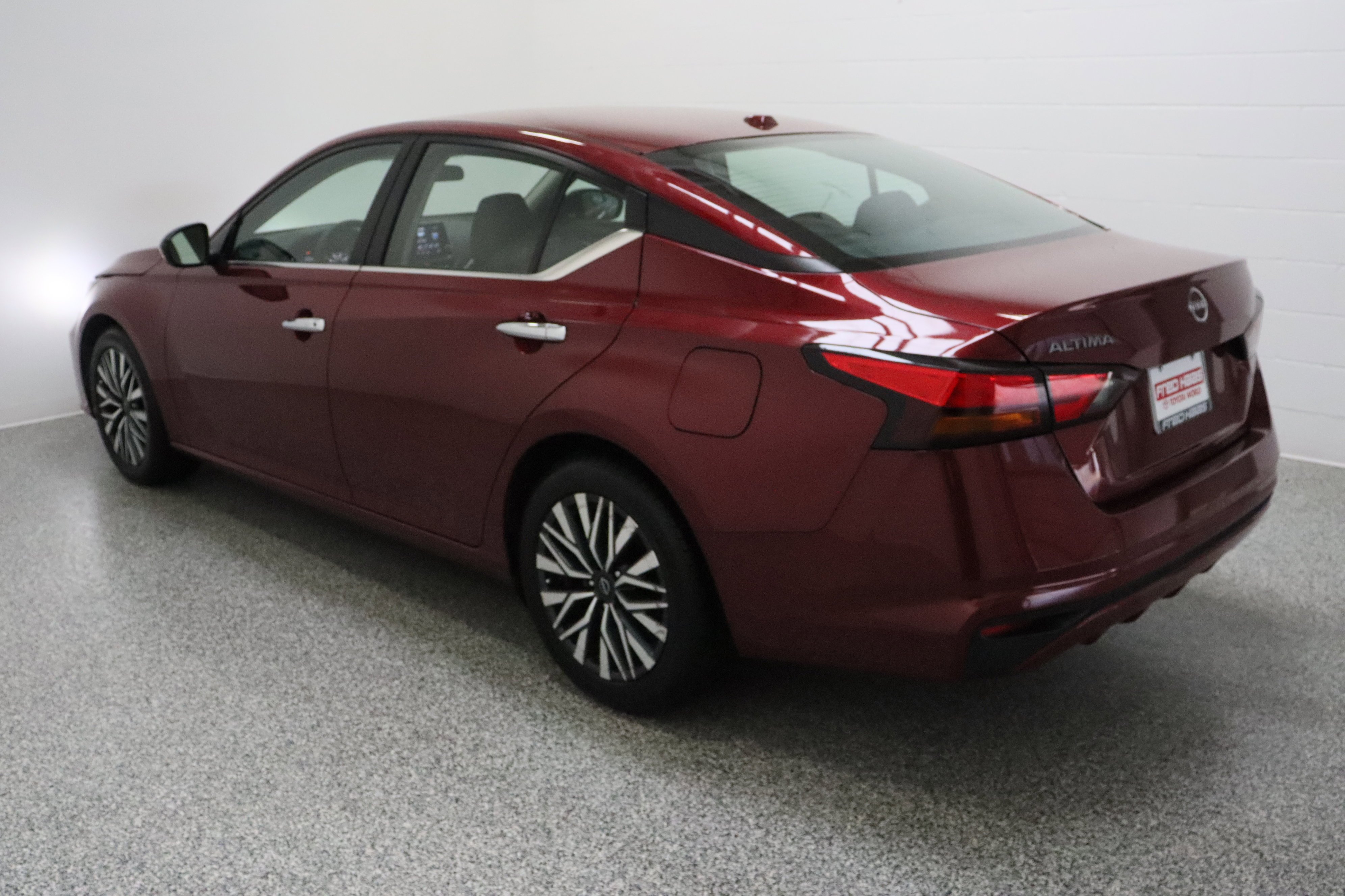 2025 Nissan Altima SV - Photo 9