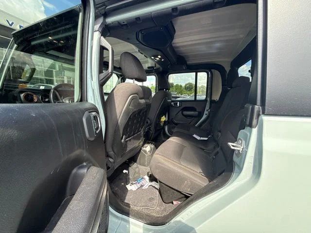 Used 2023 Earl Clearcoat Jeep Mojave image 5