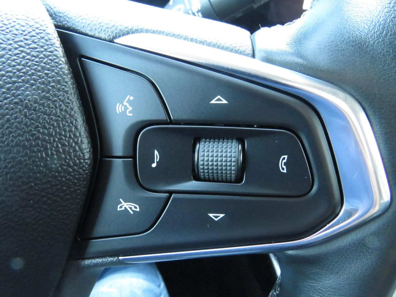 Used 2024 Mosaic Black Metallic Chevrolet LT image 31
