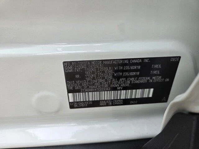 Used 2026 Ice Cap Toyota XLE Premium image 32