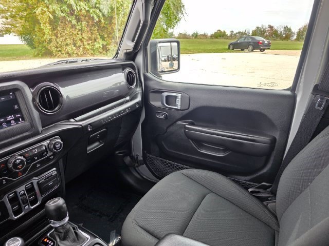Certified Used 2021 Billet Silver Metallic Clearcoat Jeep Unlimited Sport Altitude image 29