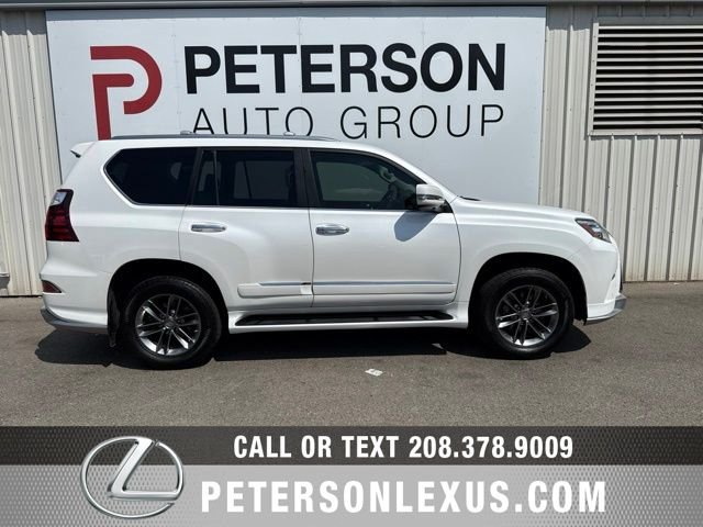 Used 2017  Lexus Luxury image 3