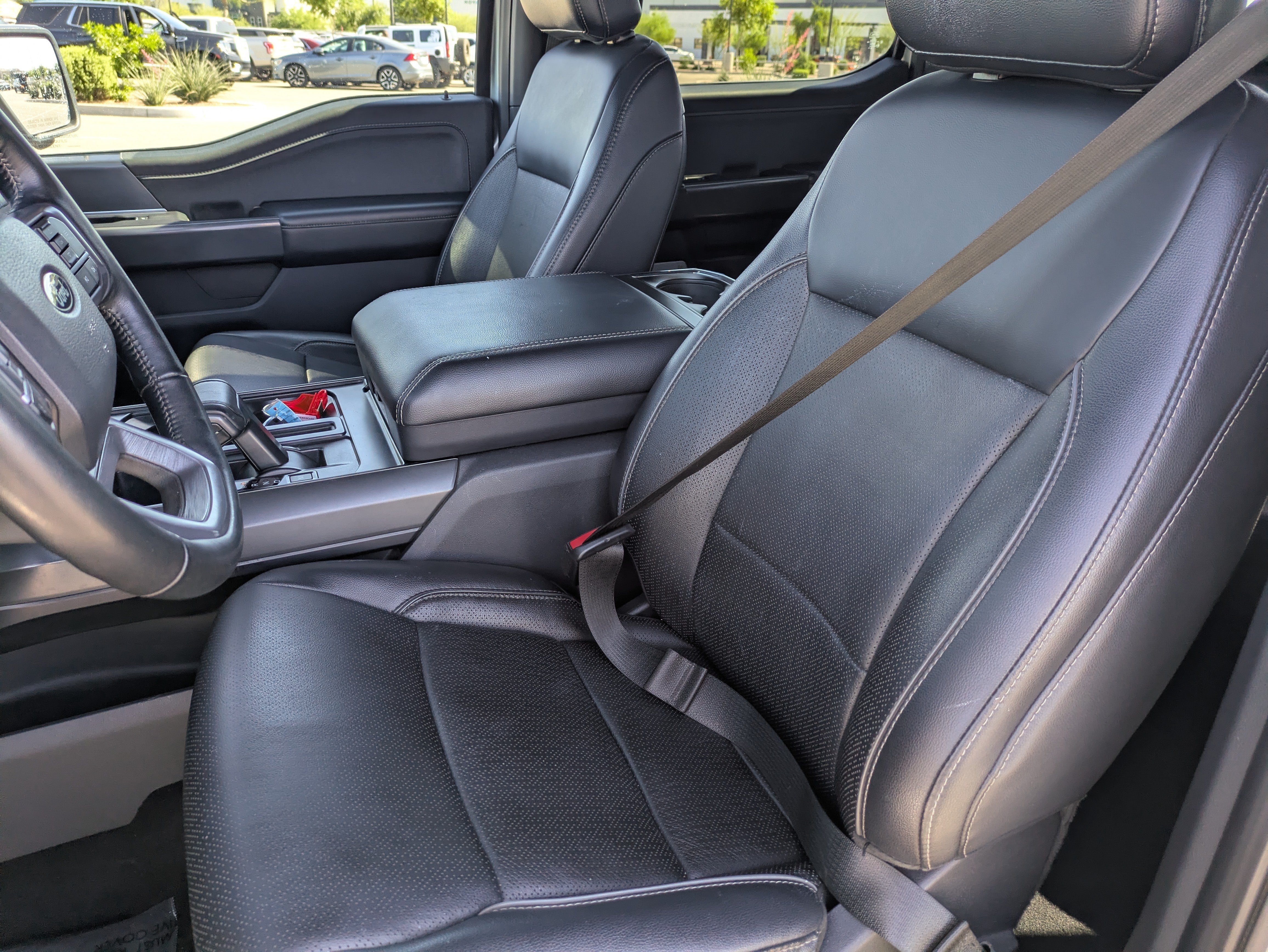 Used 2024 Silver Ford LARIAT image 27