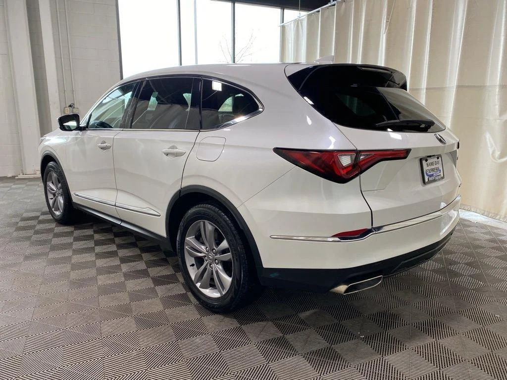 Used 2023 Platinum White Pearl Acura 3.5L image 9