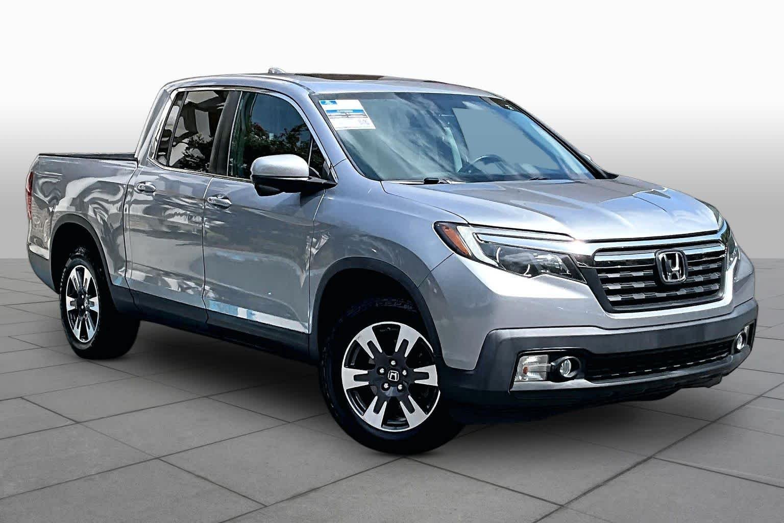 Used 2019 Lunar Silver Metallic Honda RTL-T image 3