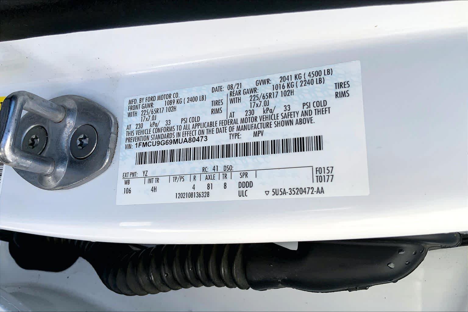 Certified Used 2021 Oxford White Ford SE image 33