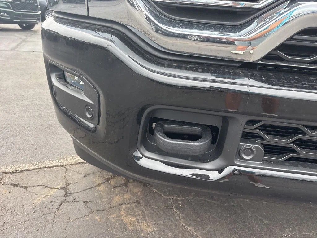 New 2026 Diamond Black Crystal Pearl-Coat Exterior Paint RAM LARAMIE image 9