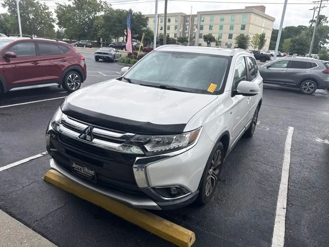 Used 2017  Mitsubishi GT image 2