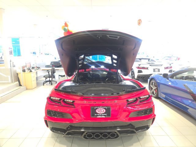 Used 2025 Red Chevrolet Z06 image 19