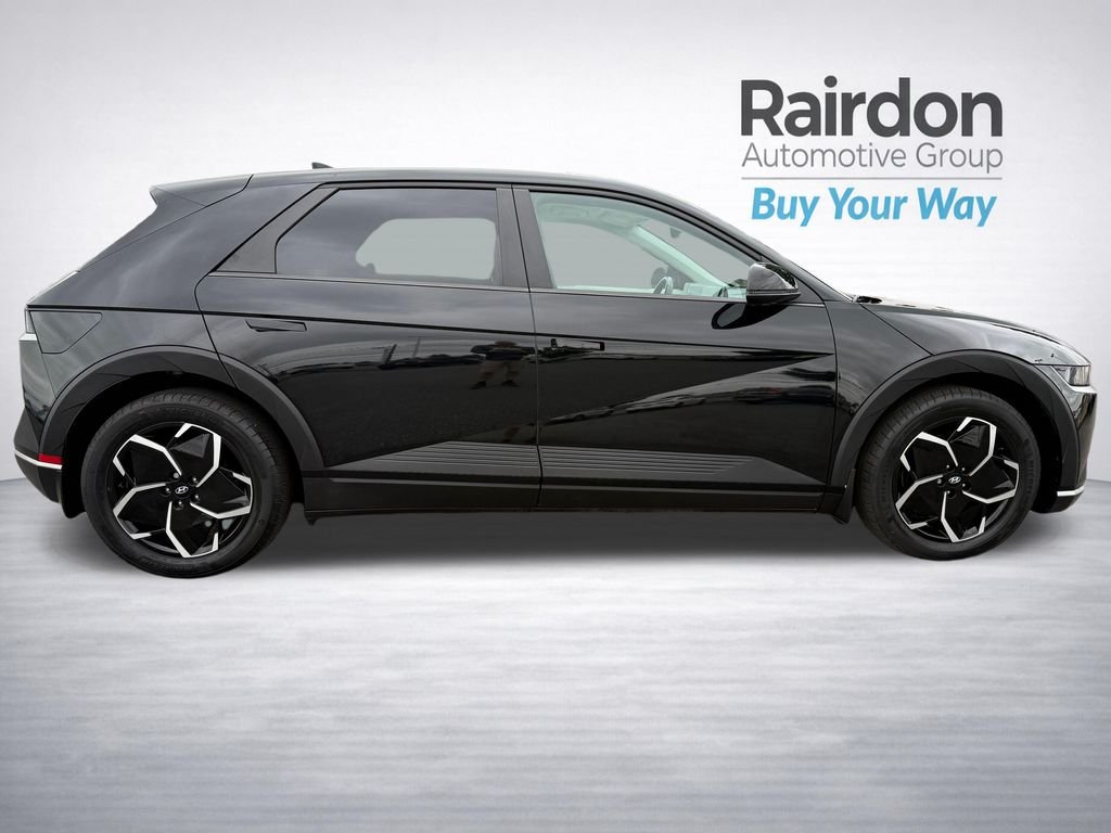 Used 2023 Black Hyundai SEL image 8