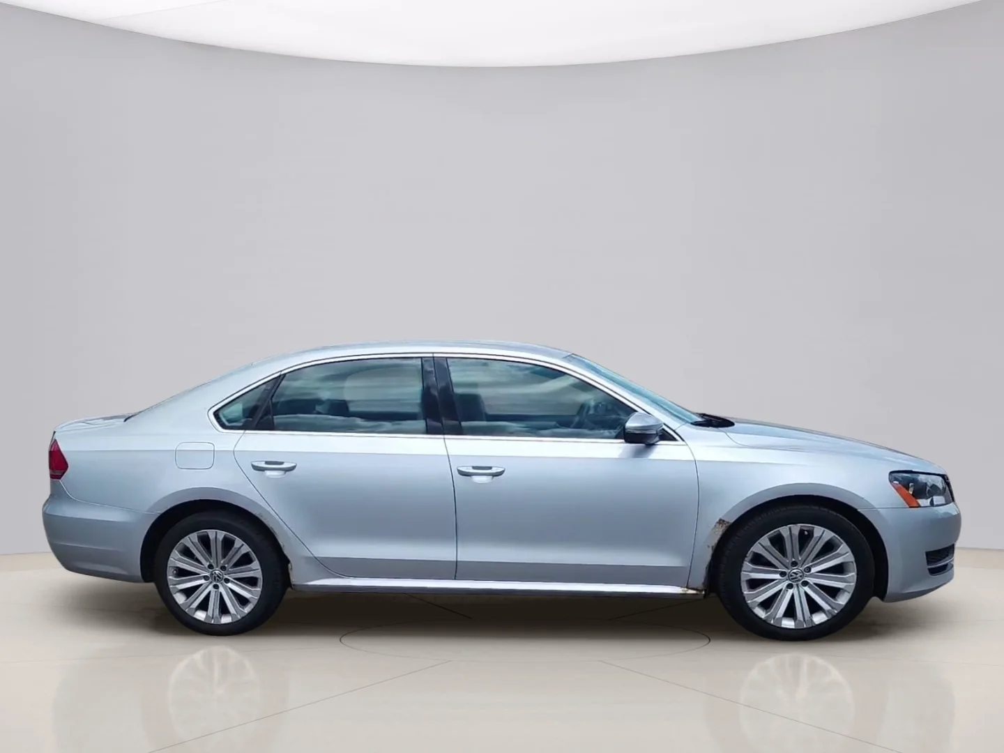 Used 2012 Silver Volkswagen SE image 4