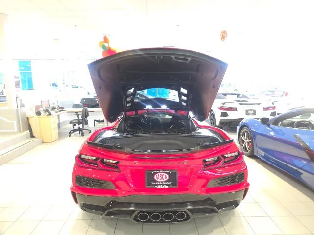 Used 2025 Red Chevrolet Z06 image 21