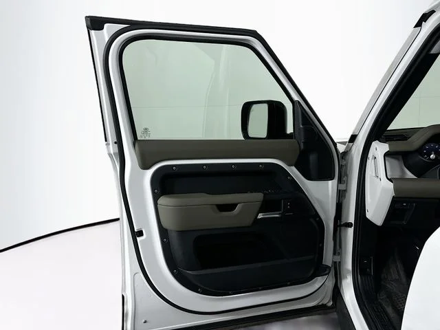 New 2025 White Land Rover S image 11