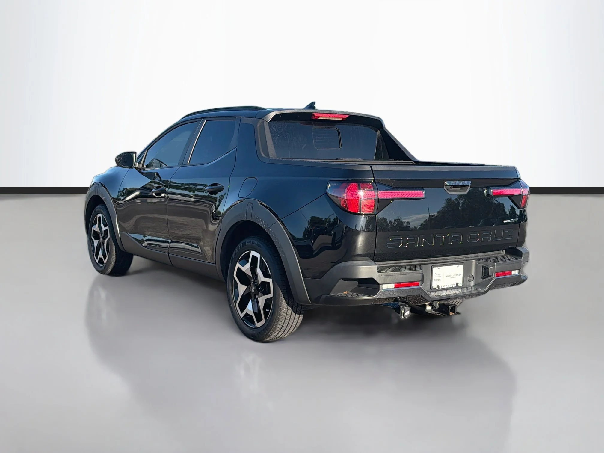 Used 2023 Phantom Black Hyundai Limited image 3