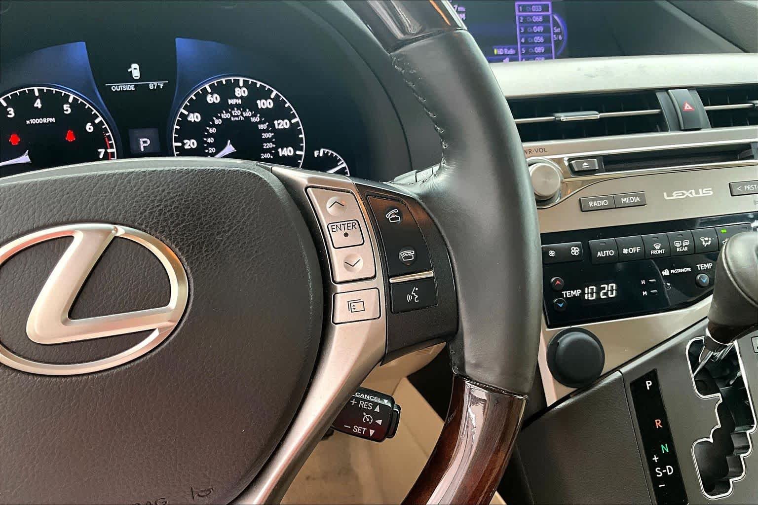 Used 2015 Claret Mica Lexus  image 25