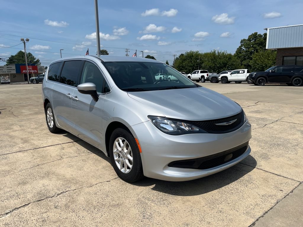 Used 2022 Silver Chrysler LX image 7
