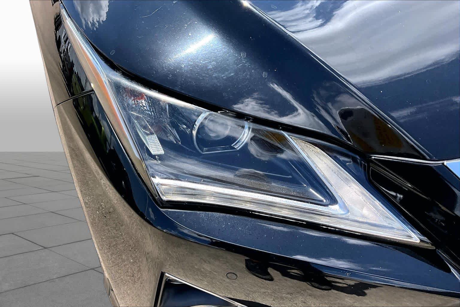 Used 2017 Obsidian Lexus  image 28