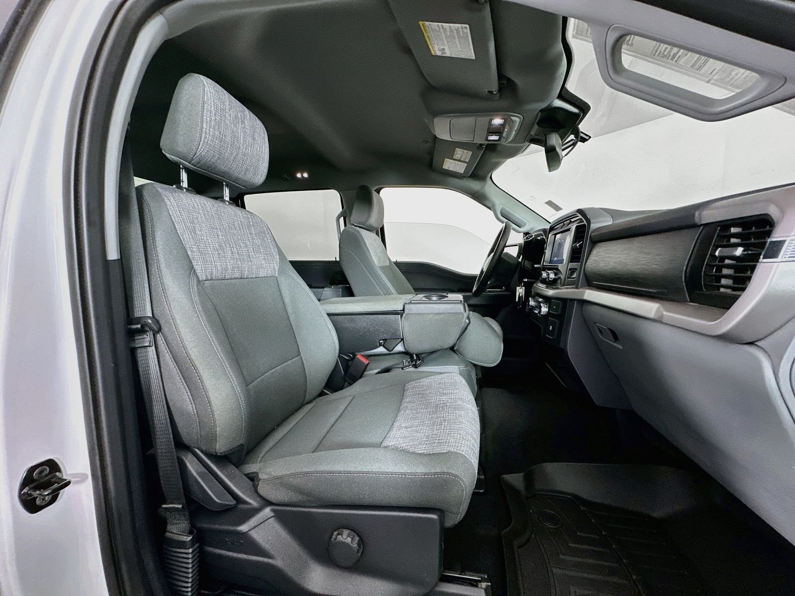 Used 2023 White Ford XL image 27