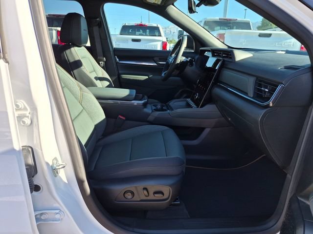 Used 2026 Summit White GMC AT4 image 32
