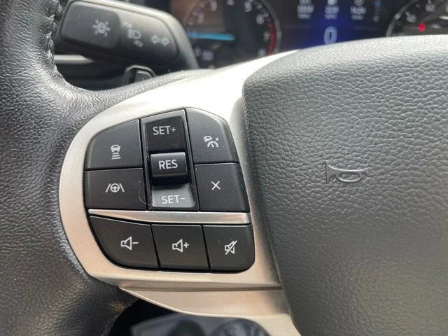 Used 2021 Black Ford XLT image 19