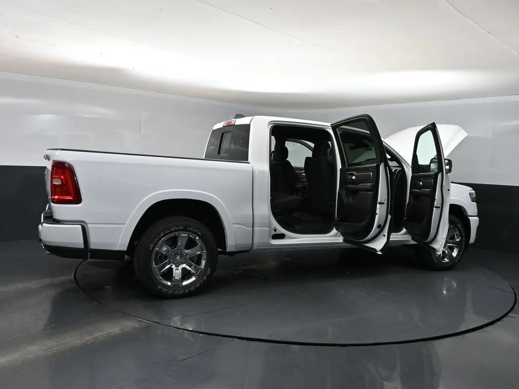 New 2027 Bright White Clear-Coat Exterior Paint RAM Big Horn/Lone Star image 40