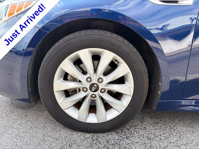 Used 2018 Blue Kia S image 10