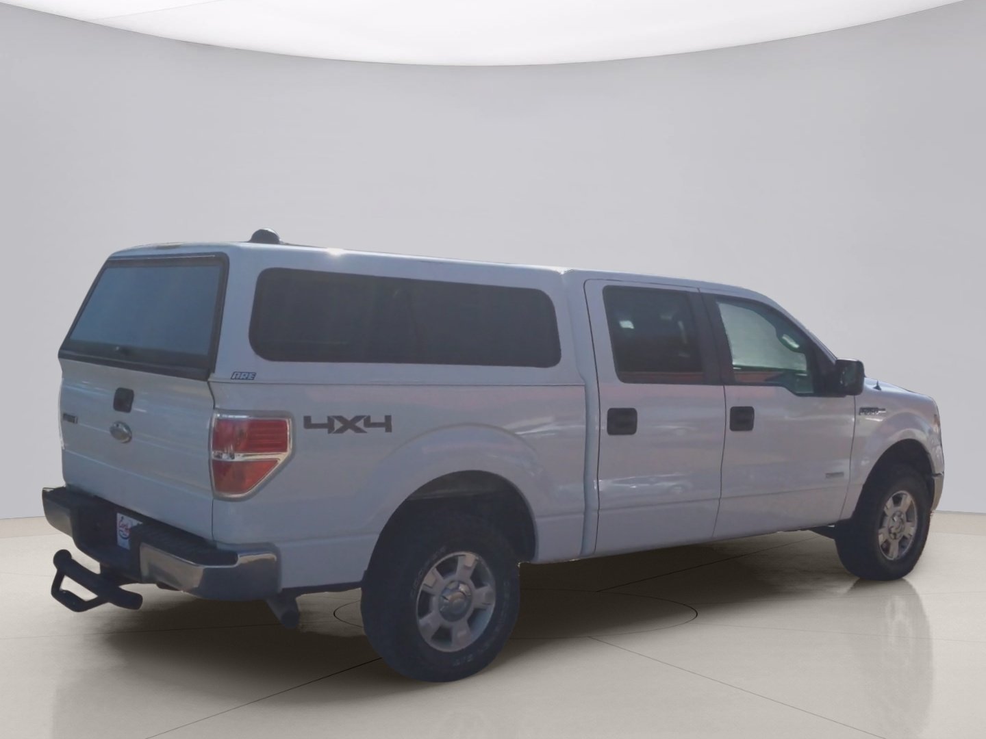 Used 2012 White Ford XL SUPER image 5