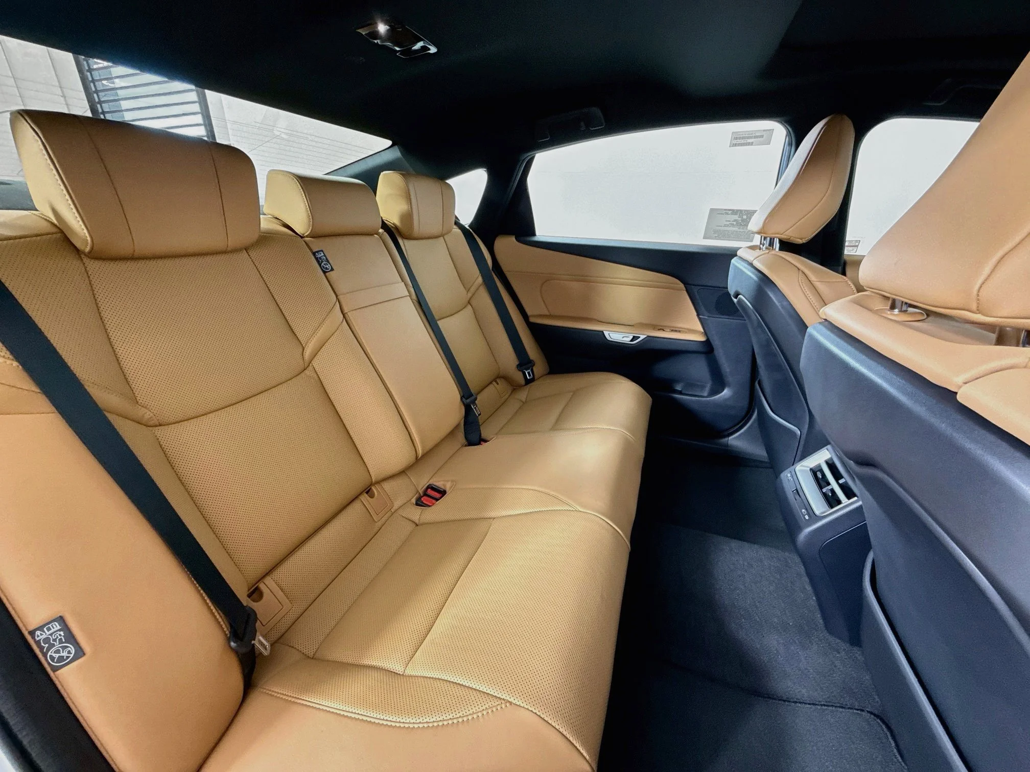 New 2026 Ultra White Lexus ES 500e PREMIUM AWD image 25
