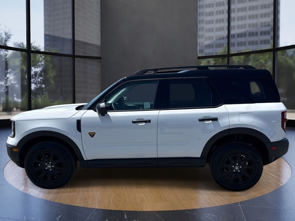Used 2025 Oxford White Ford Badlands image 5