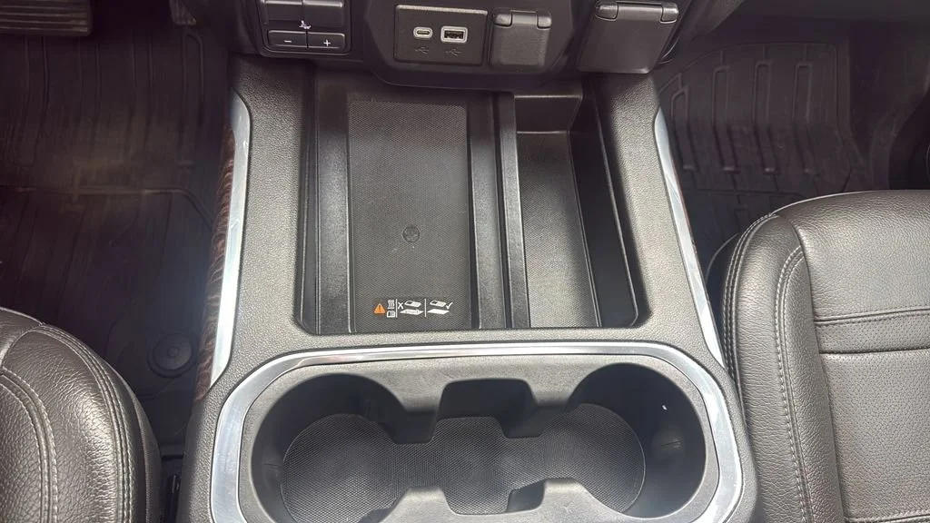 Used 2023 Onyx Black GMC Denali image 26