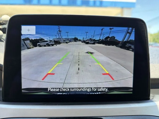 Used 2022 Black Ford SE image 19