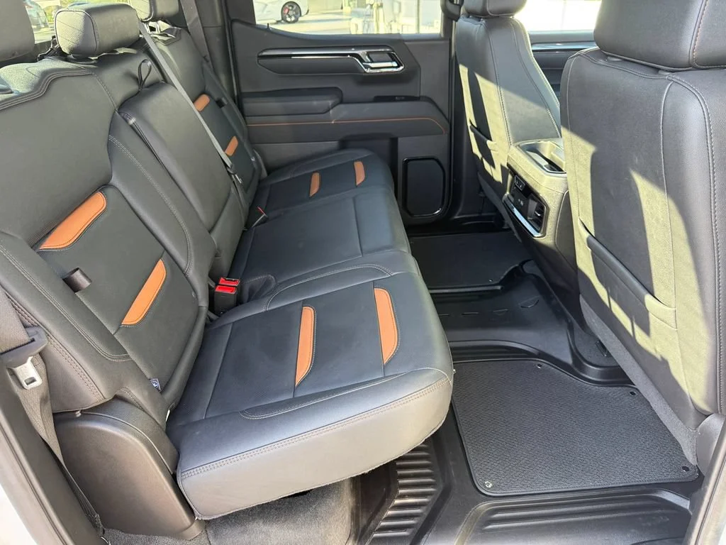Used 2025 Summit White GMC AT4 image 18