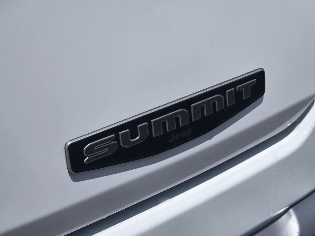 New 2026 Bright White Clearcoat Jeep Summit Reserve image 12