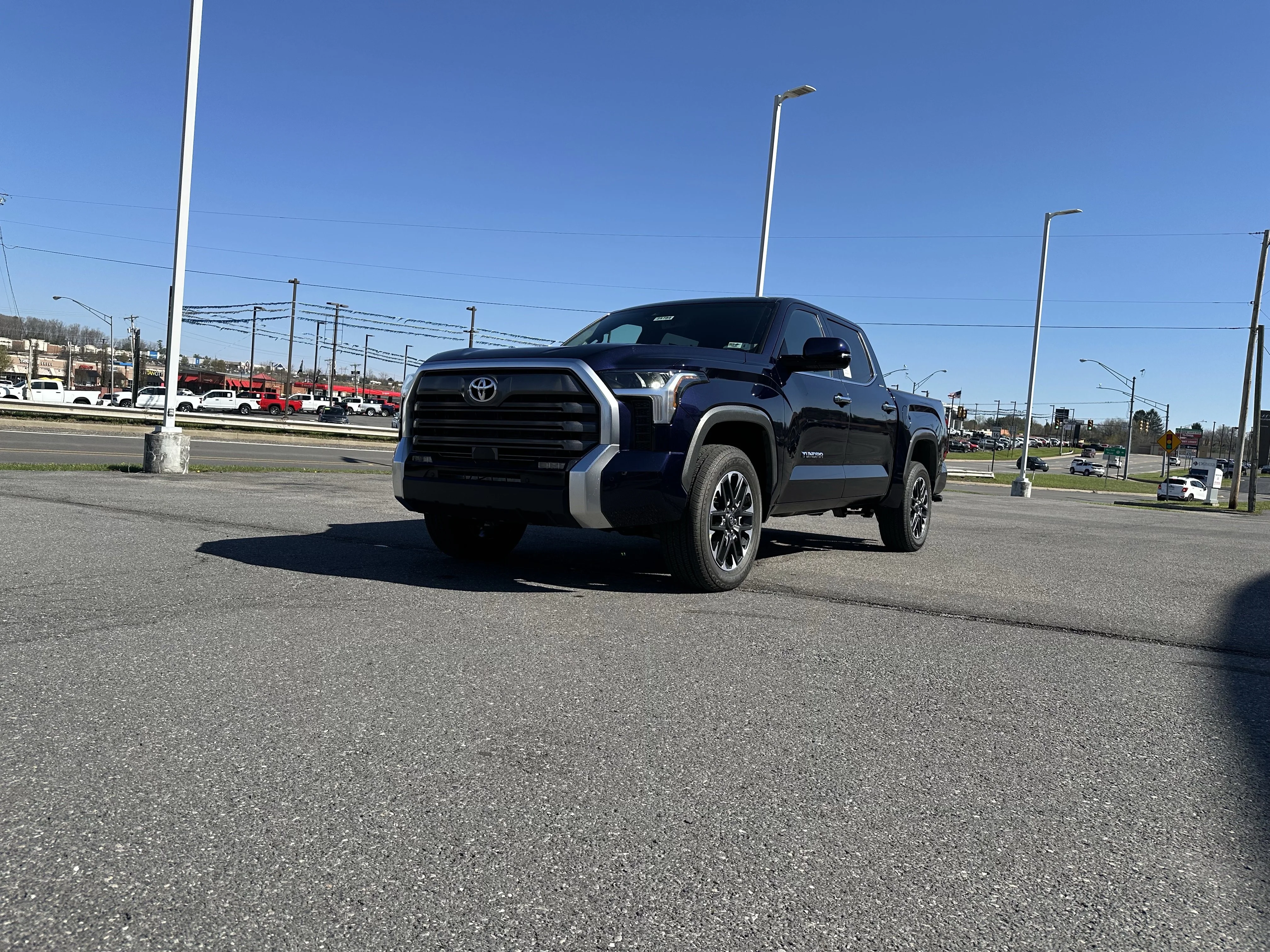 2026 Toyota Tundra Limited - Photo 8